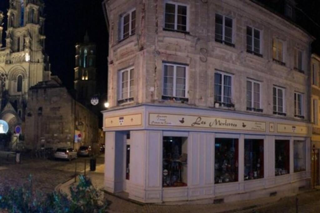 Suite de charme au pied de la cathédrale Laon Exterior foto