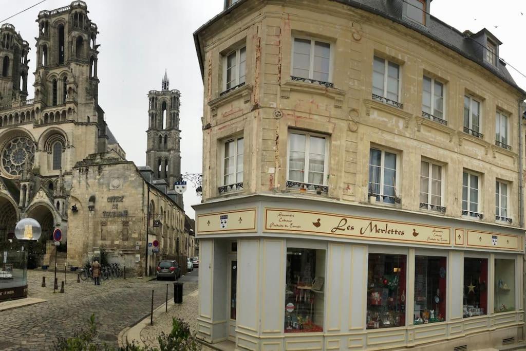 Suite de charme au pied de la cathédrale Laon Exterior foto