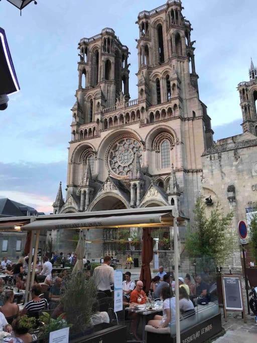 Suite de charme au pied de la cathédrale Laon Exterior foto