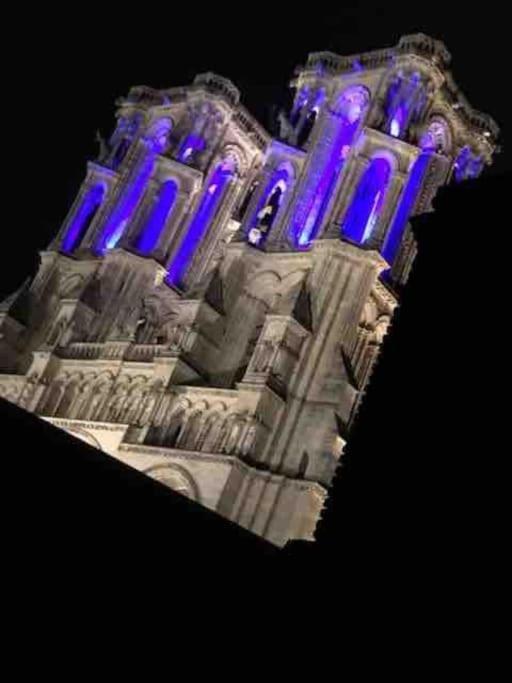 Suite de charme au pied de la cathédrale Laon Exterior foto